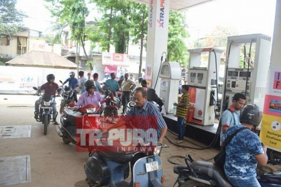 Fuel crisis hits Capital City : Valuable times of common men at â€˜wasteâ€™ 